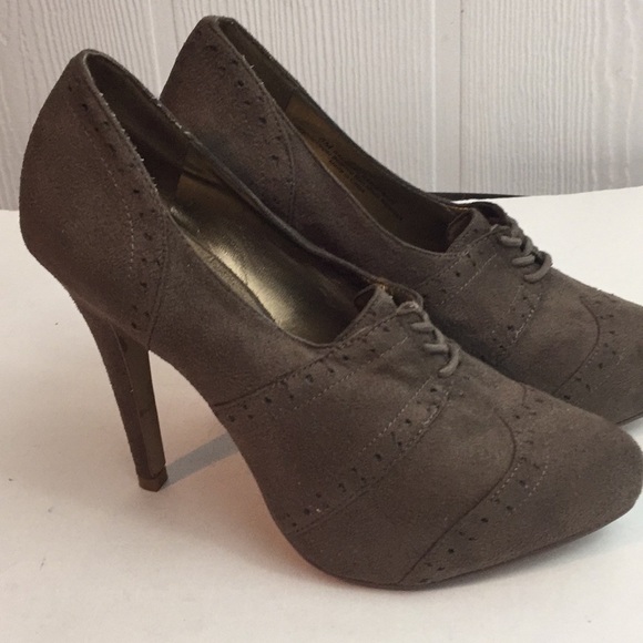 Sam Edelman Shoes - Sam Edelman suede lace up booties heels size 6